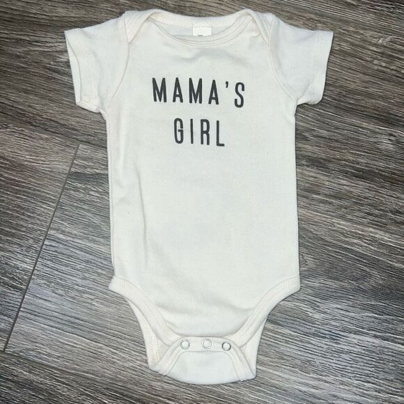 Mama’s Girl Onesie - Picture 1 of 3